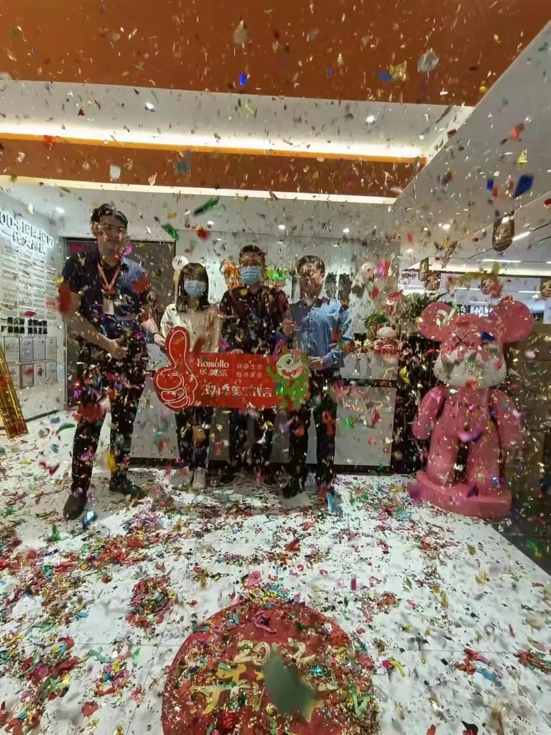 聽(tīng)說(shuō)，華美樂(lè)這2家店，開(kāi)業(yè)第一天就被擠爆了！